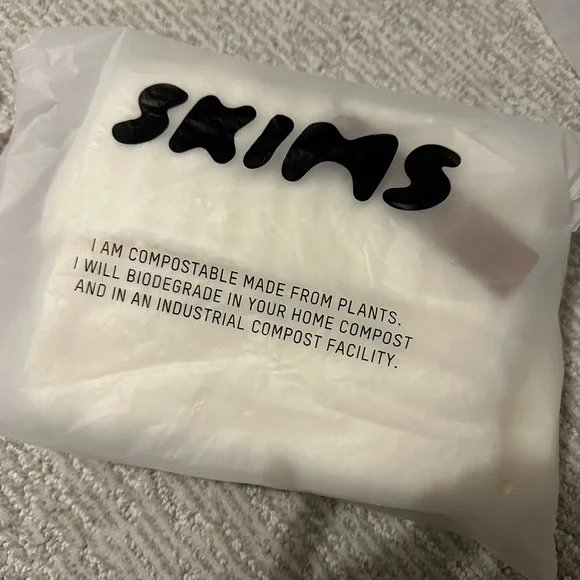 NWTS SKIMS cozy stocking OS ecru - Picture 2 of 4